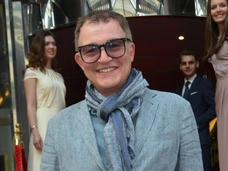 Дмитрий Дибров о молодой жене: «Роман Полины с другим мужчиной я допускаю. Ей в кабриолет кидают записки»