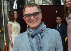 Дмитрий Дибров о молодой жене: «Роман Полины с другим мужчиной я допускаю. Ей в кабриолет кидают записки»