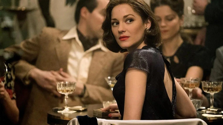 Почему рядом с невероятно красивыми женщинами часто можно встретить очень посредственных мужчин | Источник: кадр из фильма «Союзники» (2016)