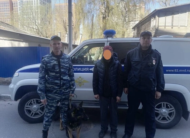 В центре Рязани полицейские задержали молодого человека с «синтетикой» | ya62.ru