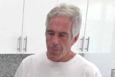 Джеффри Эпштейн мог торговать наркотиками, говорят новые документы