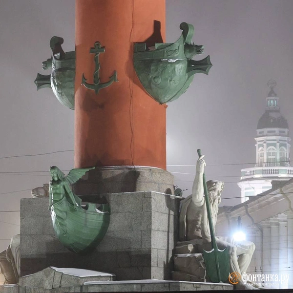 Ночной Петербург спрятался под покрывалом тумана. Полюбуйтесь на загадочную Северную столицу | Источник: Сергей Михайличенко / «Фонтанка.ру»