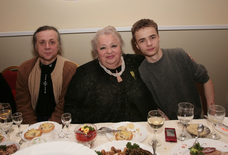 Наталья Крачковская оставила все имущество сыну Василию и внуку Володе