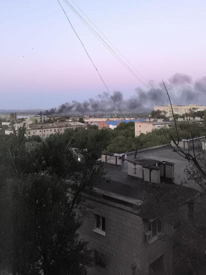 Очевидцы сообщают о крупном пожаре на севере Волгограда — видео