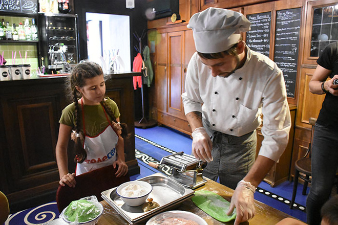 Лепим пельмени на английском