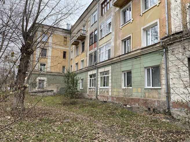 Большая часть старых домов давно нуждается в ремонте | Источник: Ирина Господаренко / NGS22.RU