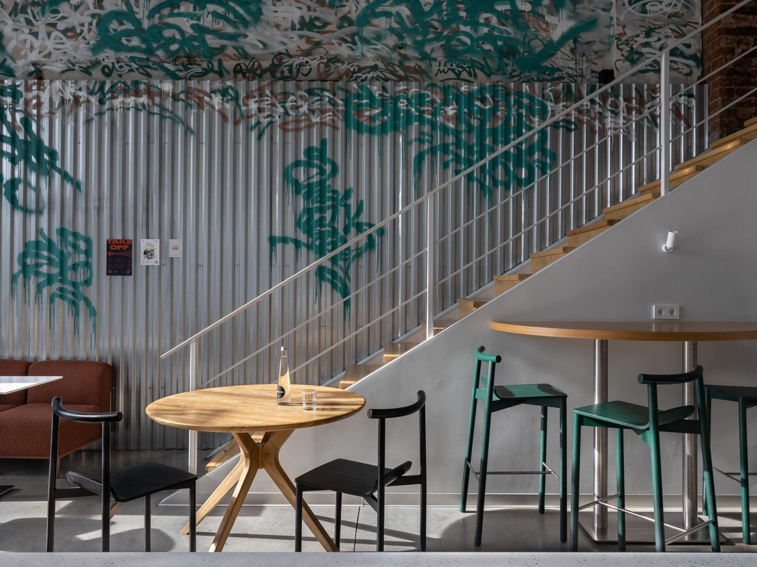 Стрит-арт и японская философия: кофейня «Дело не в кофе» и офис бренда Lapochka в Челябинске | Источник: Елена Михалина