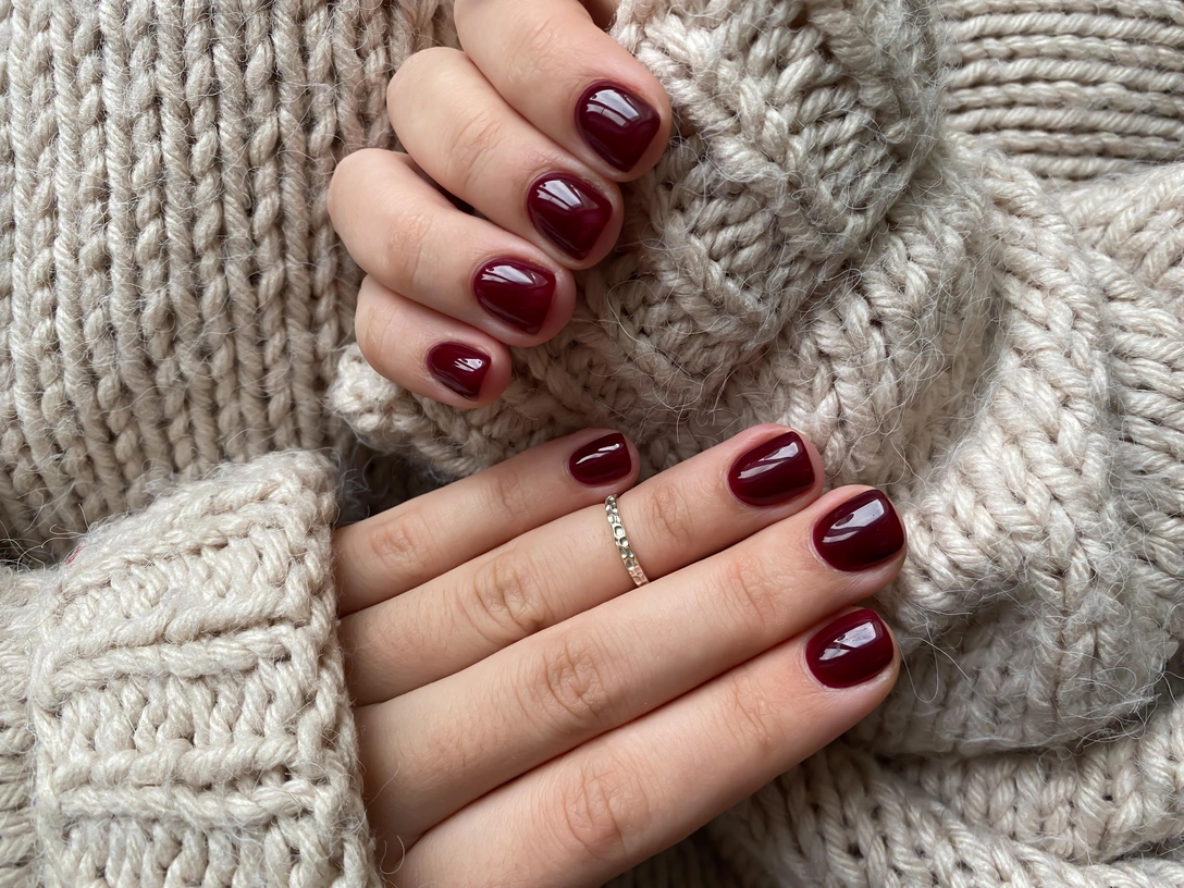 Итальянский маникюр: хитрый способ, который делает ногти длиннее | marieclaire.ru