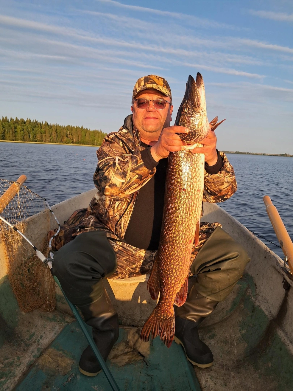 Заметьте, руки&nbsp;— не вытянуты | Источник: Олег Владимирович / Vk.com