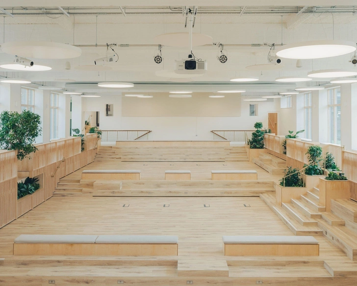 Из бассейна в учебный центр: пространство в Лондоне от Studio DERA | Источник: Лоренцо Зандри