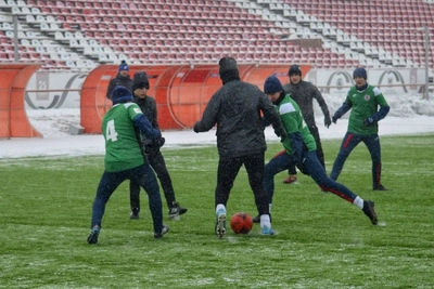 Зимний футбол в Чите: команды из Китая и Монголии