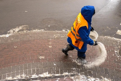 Золотая соль: кто зарабатывает на реагентах в Петербурге