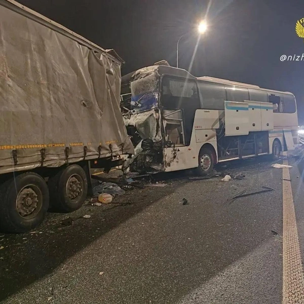 BMW влетел в аварийного комиссара, ночевка понадобилась сотне людей. Подробности тяжёлого ДТП под Арзамасом | Источник: Прокуратура Нижегородской области