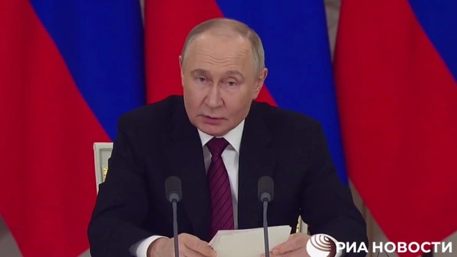 Ультиматум отвергнут. Что пишут мировые СМИ о предложении Путина начать прямые переговоры в Стамбуле | Источник: кадр из трансляции «РИА Новости»