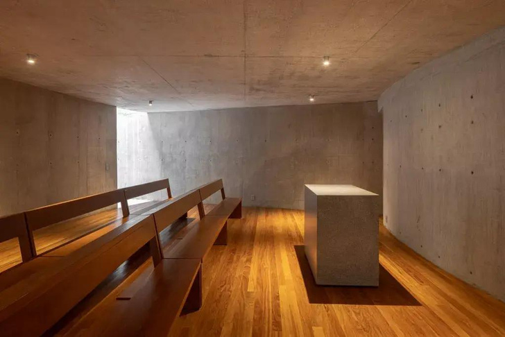 Церковь из бетона в Бразилии