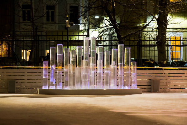В Саду им. Баумана установили интерактивный арт-объект «Ледяной орган»