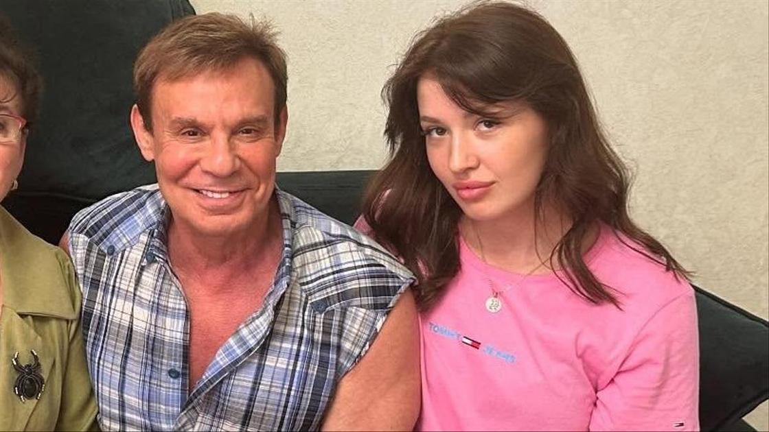 Чем живет 25-летняя Кристина, которой приписывают любовь с Ефимом Шифриным