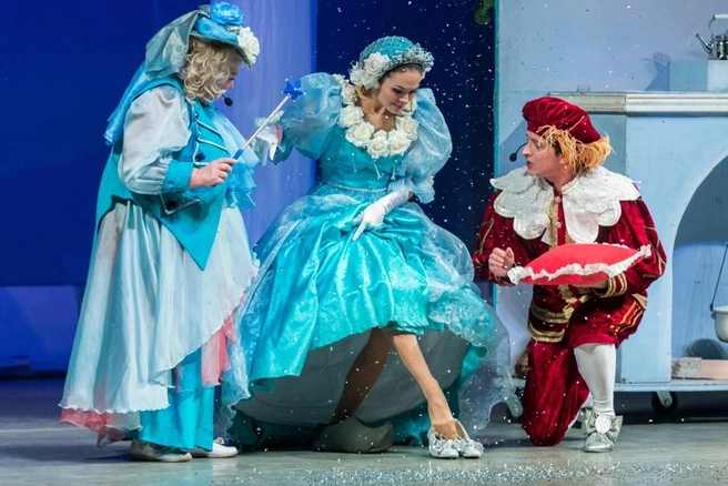 Спектакль «Золушка» | Источник: пресс-служба Курганского театра драмы