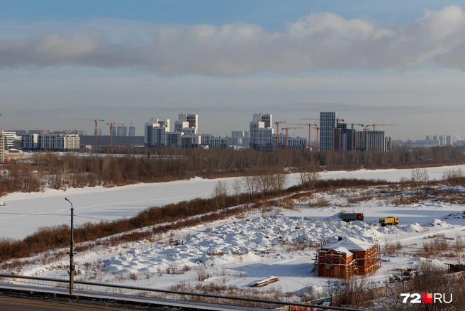 Этот берег Туры практически пустой | Источник: Ирина Шарова / 72.RU