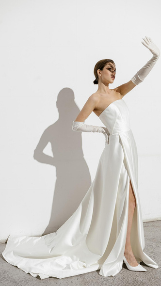 6 самых модных свадебных нарядов на любой бюджет — от комбинации до «платья принцессы»