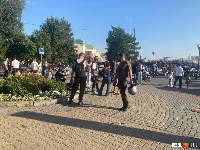 Егор Елишев / E1.RU | Источник: В мотобратстве решили поддержать пострадавшую