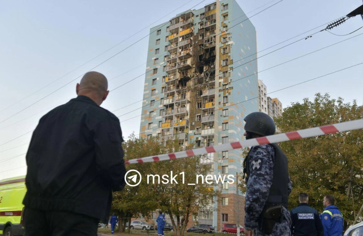 Регионы России атаковали беспилотниками, долетело до Москвы. Что известно к этому часу