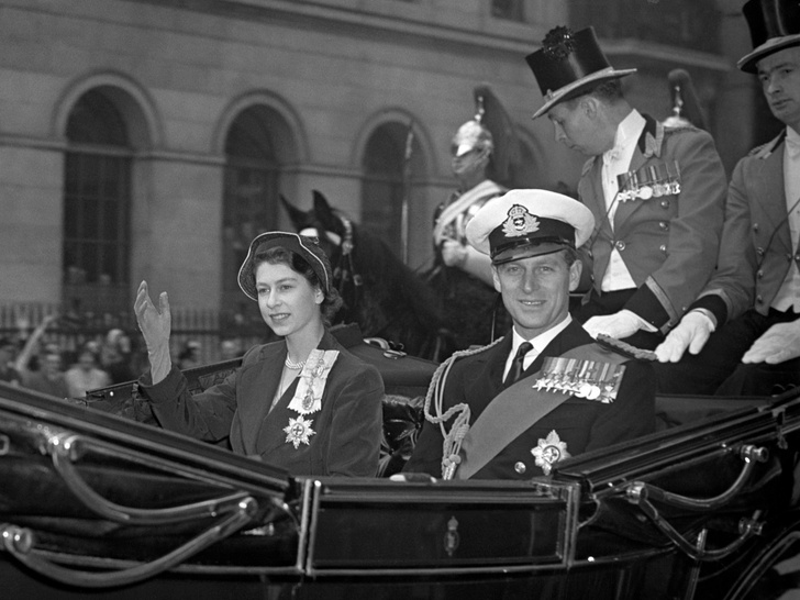 Почему Королева и принц Филипп заключили брачный договор через 40 лет после свадьбы