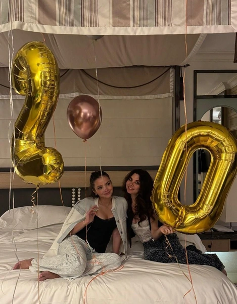 Анна Плетнева с дочерью | www.starhit.ru