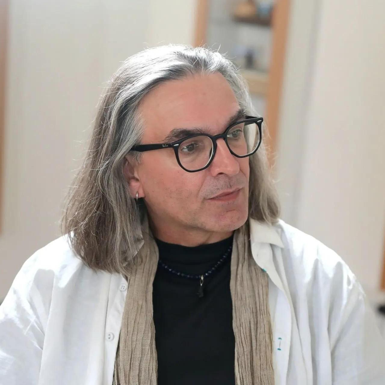 <p>Валентин Степанов</p>