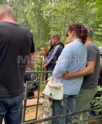 Сегодня же в деревне прошли поминки | Источник: Елена Халматова / MSK1.RU
