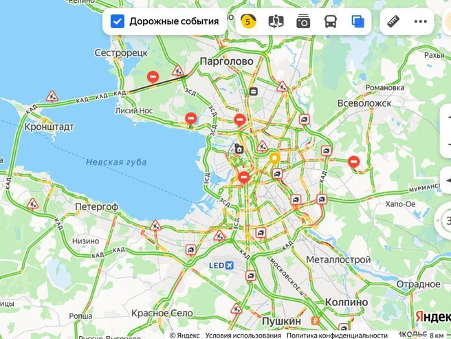 На юге КАД Петербурга собралась шестикилометровая пробка | v-peterburge.ru