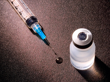 После прививки от полиомиелита умерла девочка в Амурской области