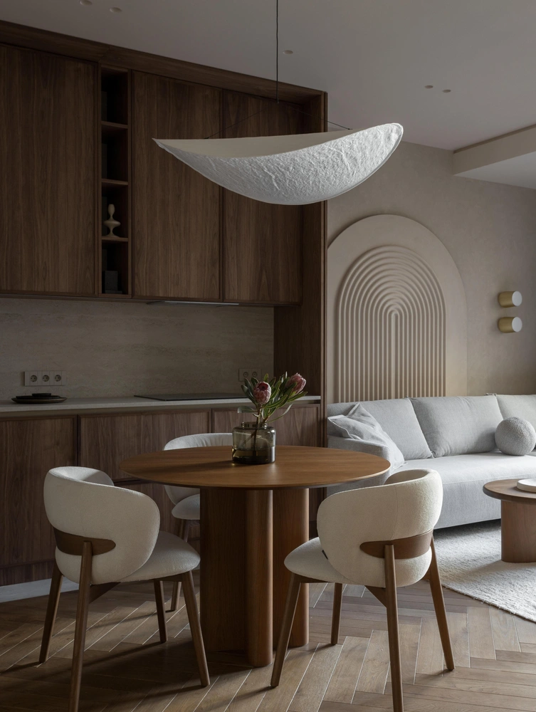 Обеденный стол, Coma. Стулья, «Ток-Мебель». | Источник: Елизавета Гуровская