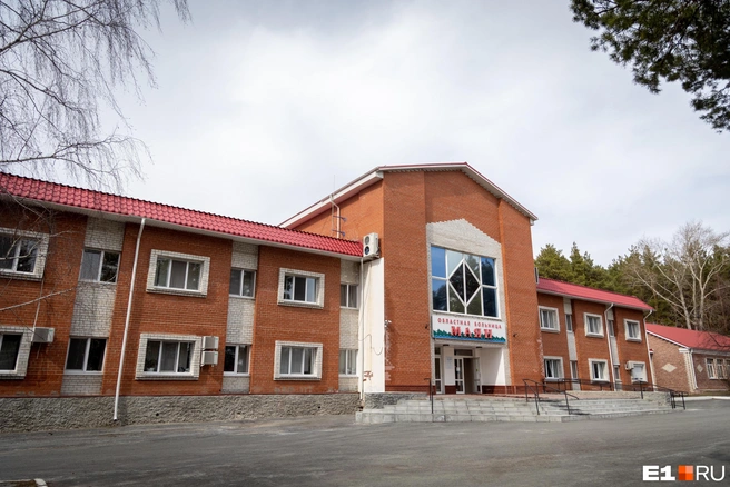 Некоторых беженцев разместили в основном корпусе | Источник: Владислав Лоншаков / E1.RU