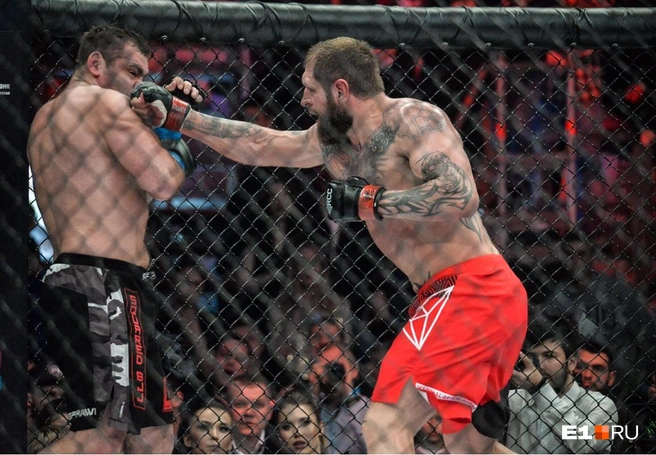 Было время, Александр Емельяненко блистал в октагоне, но вскоре за ним закрепилась совсем другая слава | Источник: Артем Устюжанин / E1.RU