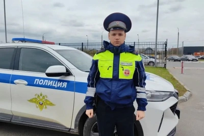 Новгородские автоинспекторы помогли женщине в экстренной ситуации