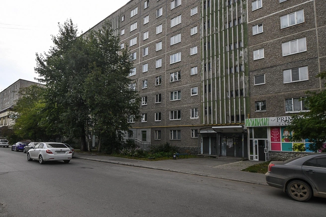 Подросток ушел из этого дома на Бардина | Источник: Артем Устюжанин / E1.RU