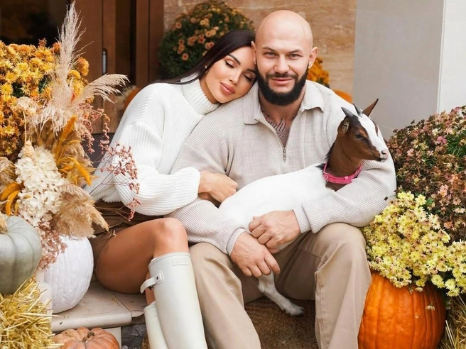 Коза Мими из семьи Самойловых | Источник: Аккаунт samoylovaoxana / Instagram.com* (деятельность соцсети запрещена на территории РФ)