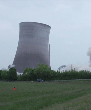 В Германии втайне от зевак взорвали одну из последних атомных электростанций (видео)