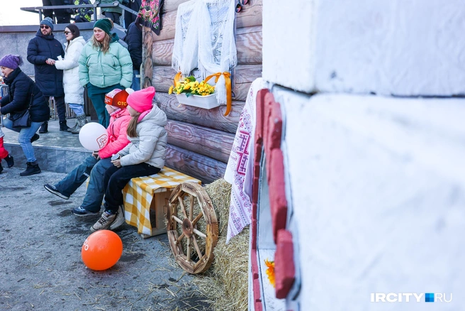 На улице ведь было по-весеннему тепло | Источник: Ксения Филимонова / «ИрСити»