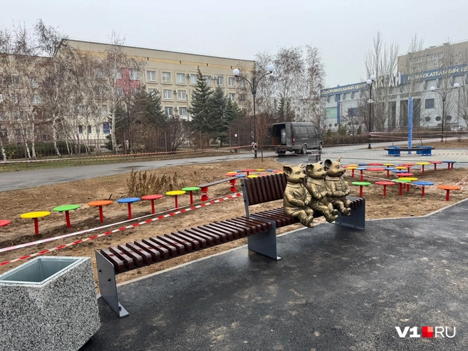 На лавочке достаточно места еще для компании ребятишек | Источник: читатели V1.RU