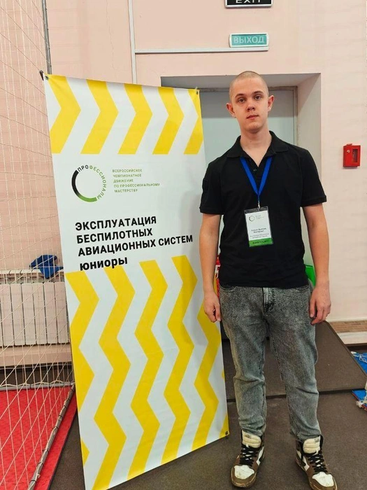 — Все награды пока складирую, никуда не вывешиваю, — отмечает Дмитрий | Источник: PROБобин / T.me