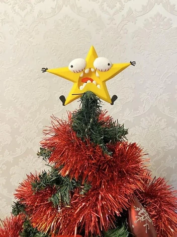 Эта звезда точно не рада быть елочным украшением | Источник: Ozon.ru