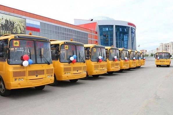 Школам Омского района выделили новый автотранспорт | Источник: правительство Омской области