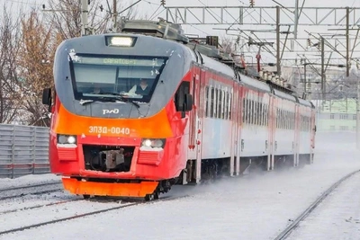 Trains to Moscow delayed 10 hours by burning fuel tanks