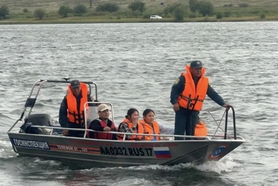 В Туве эвакуировали 45 сапбордистов после шторма на Енисее