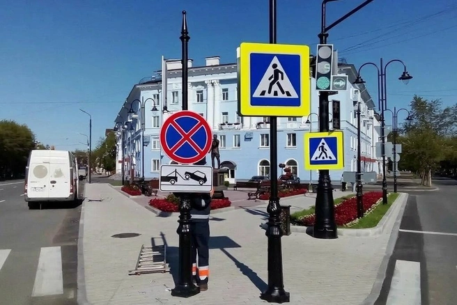 В Череповце ограничили парковку у памятника Сталину и Бардину | Источник: st.cherinfo.ru