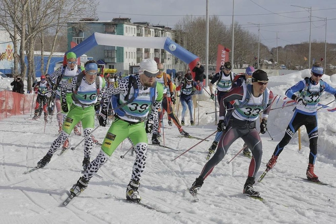 Новосибирский спортсмен под № 39 на старте марафона