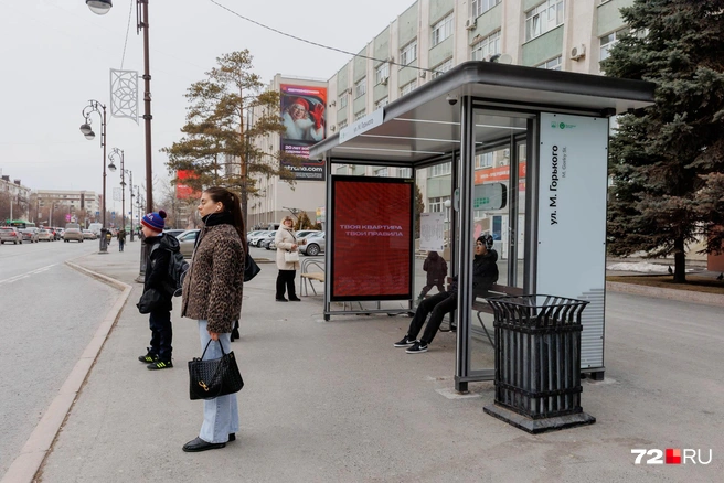 Не все знают о возможности подключиться к интернету бесплатно. Может быть, на остановках пора вешать объявления?  | Источник: Ирина Шарова / 72.RU 