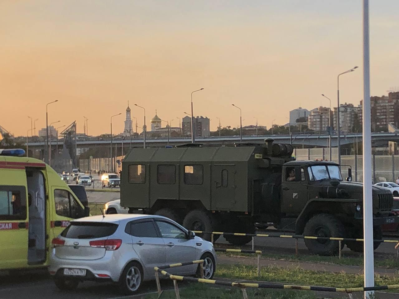 «Приятно, что всё отменилось»: репортаж с улиц Ростова, который лишили Дня города, но дали посмотреть на подбитую военную технику